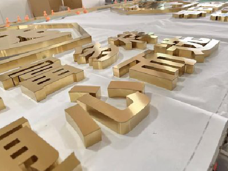 佳县拉丝不锈钢字的特点。