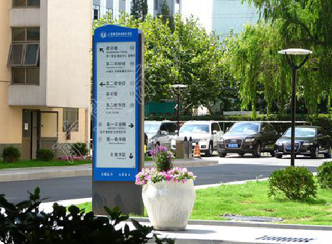 佳县传统的学校标识系统有什么问题？